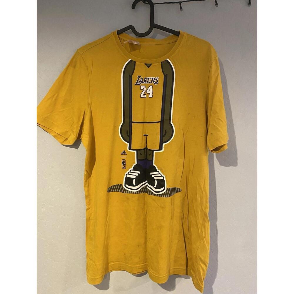 2007 Kobe Bryant Graphic Shirt Lakers Cleaning Needed